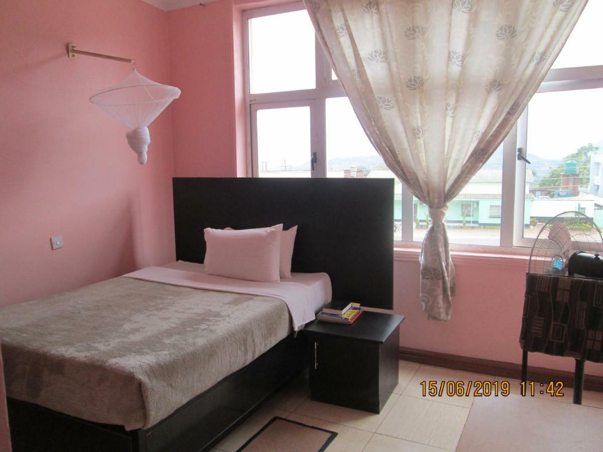 Bluegum Avenue Lodge Зомба Екстер'єр фото
